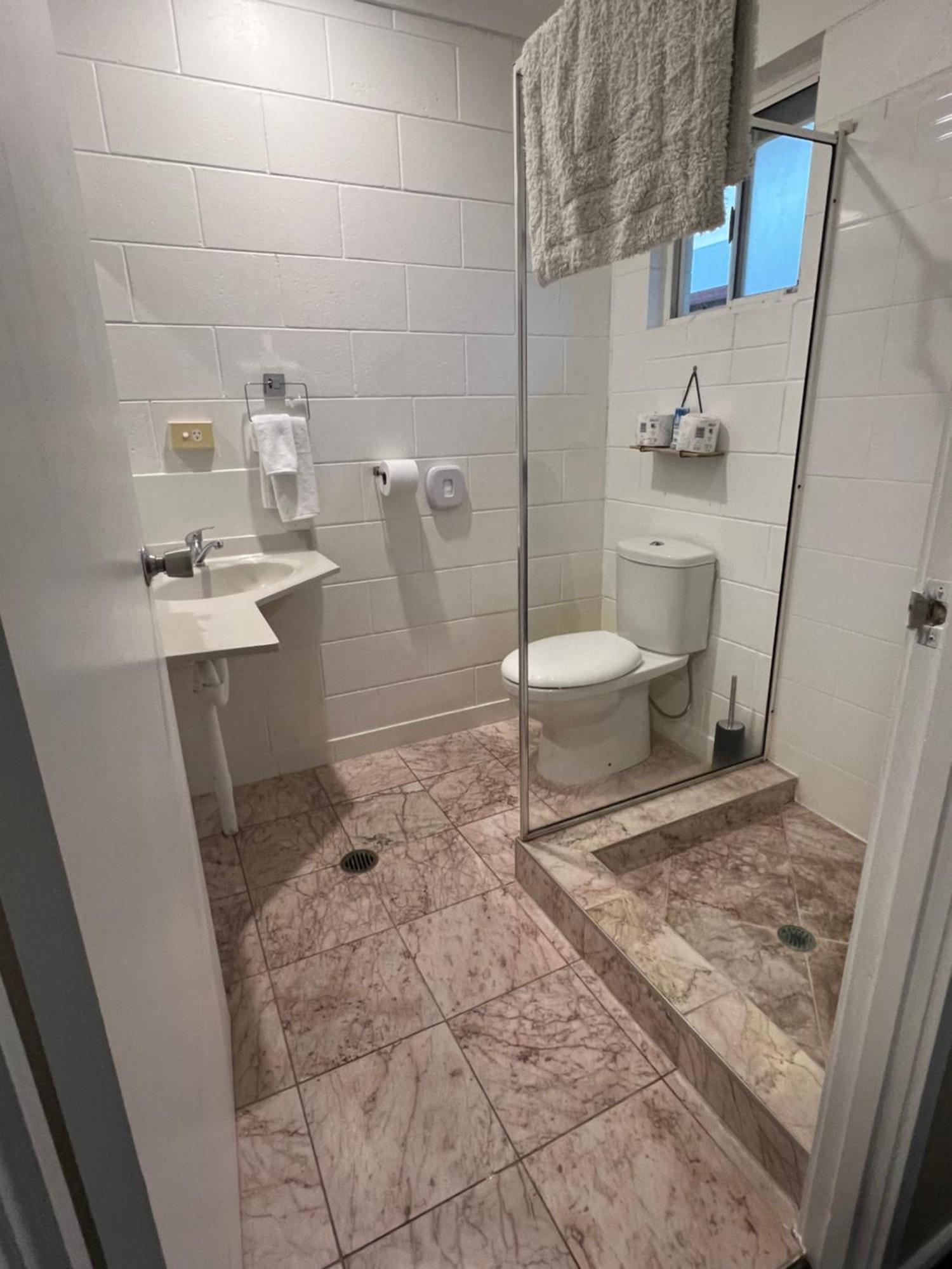 Spanish Lace Motor Inn Townsville Eksteriør billede